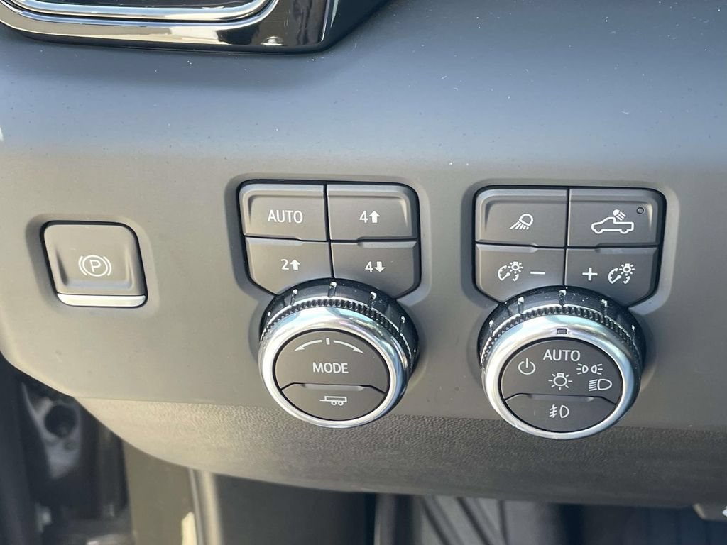 Used 2023 GMC Sierra 1500 AT4 w/ AT4 Premium Package AWD/4WD image 21