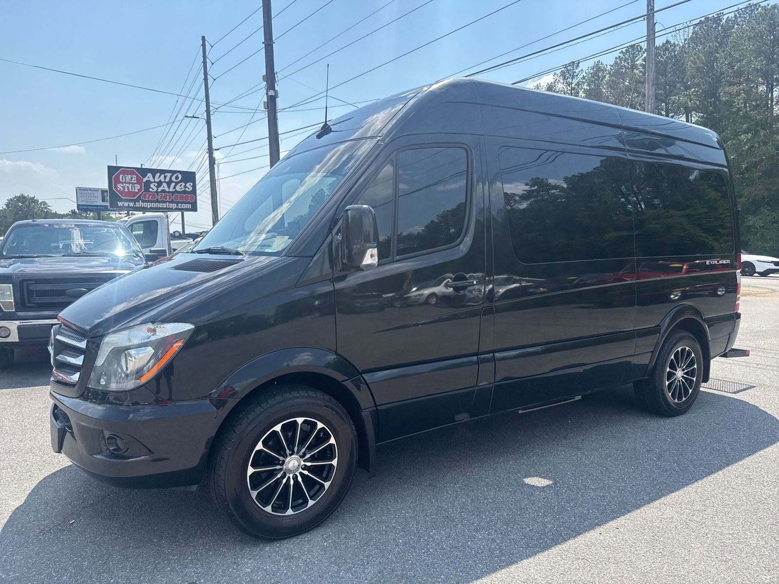 Used 2017 Mercedes-Benz Sprinter 2500 image 1