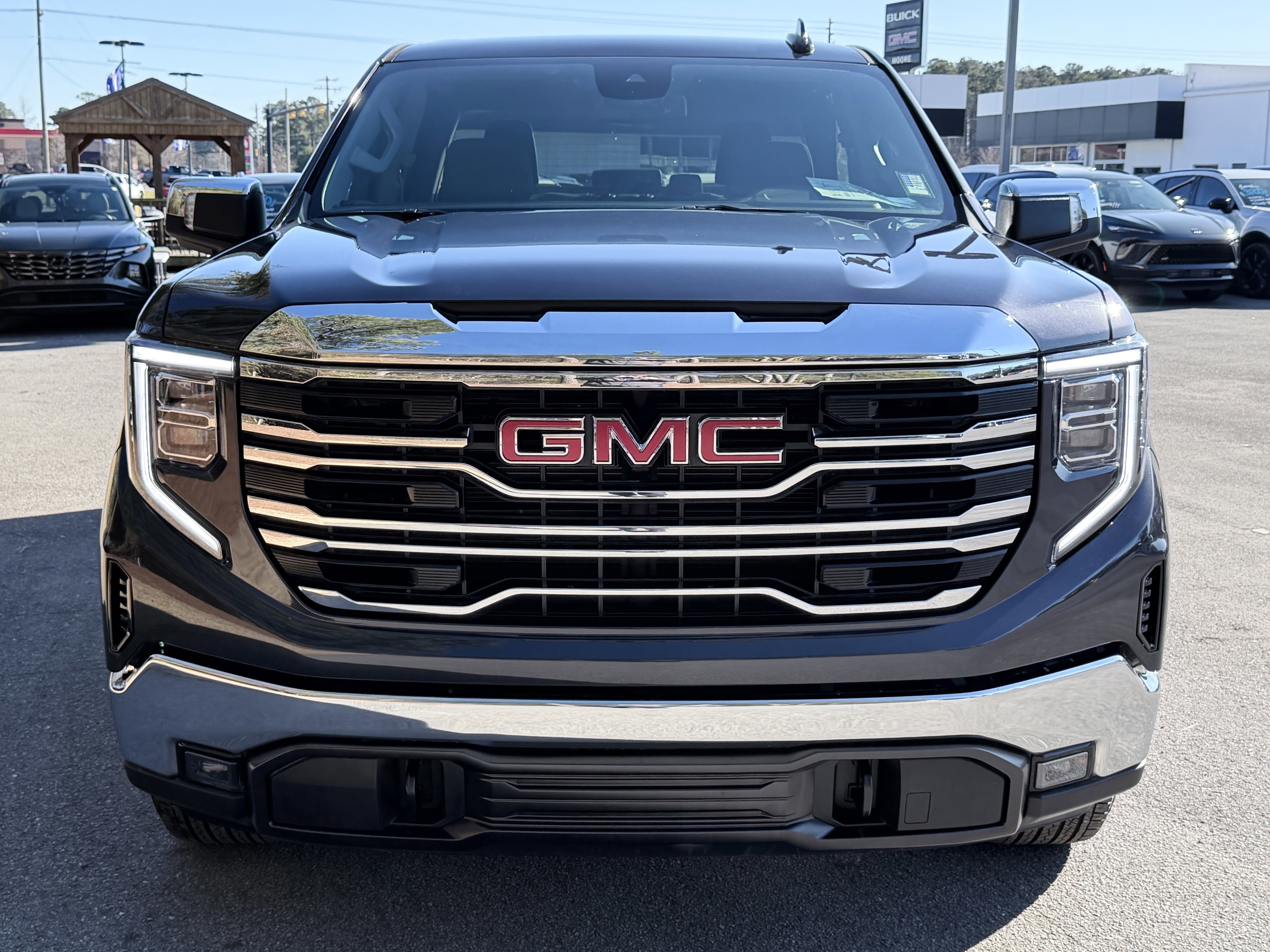 Used 2025 GMC Sierra 1500 SLT image 10