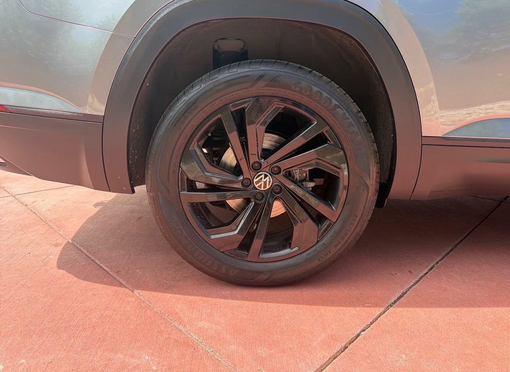 Used 2023 Volkswagen Atlas SE w/ Black Wheel Package AWD/4WD image 39
