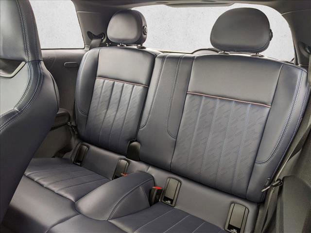 Certified 2025 MINI Cooper 2-Door Hardtop FWD image 17