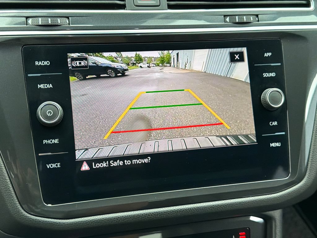 Certified 2023 Volkswagen Tiguan SE R-Line FWD image 30