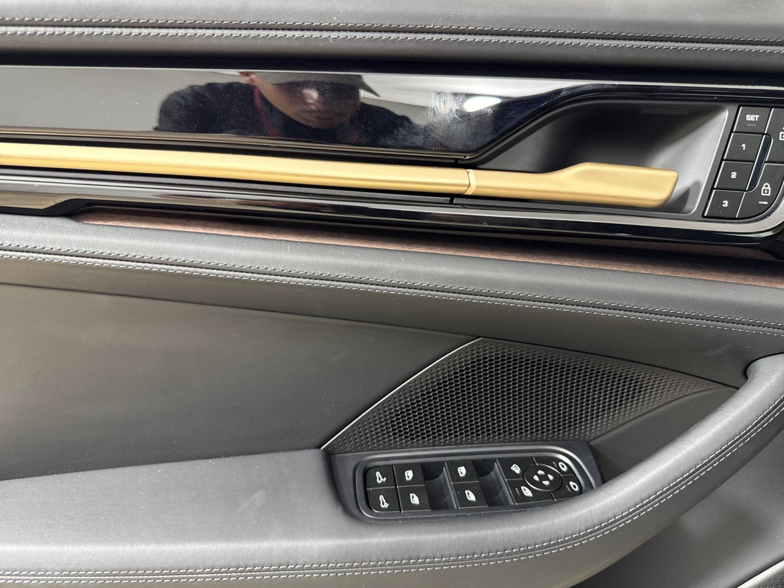 Certified 2025 Porsche Panamera RWD image 12