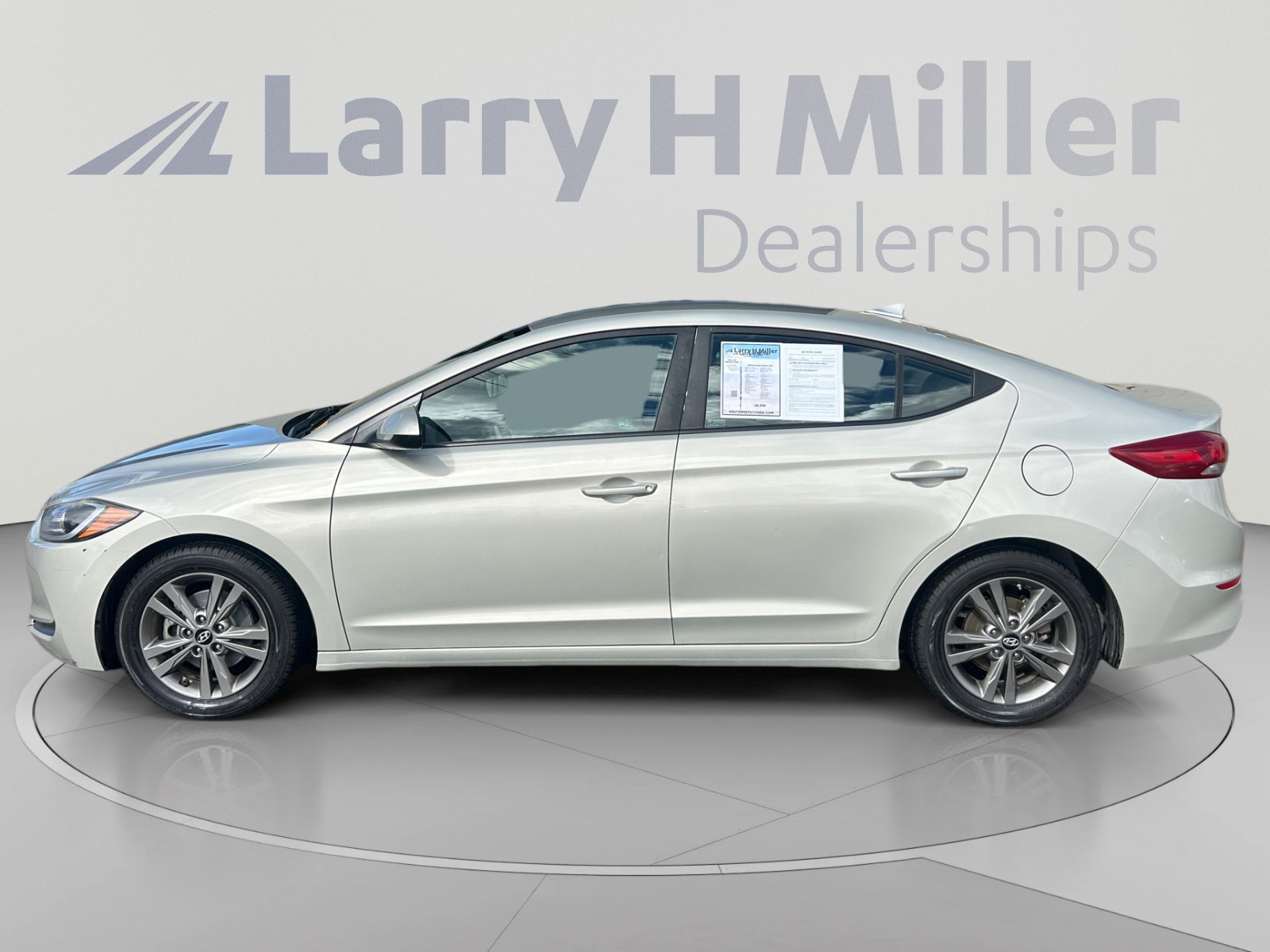 Used 2018 Hyundai Elantra SEL w/ Cargo Package FWD image 3