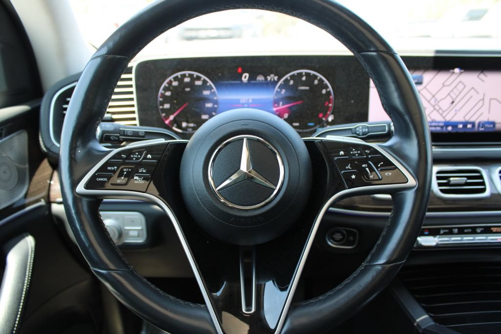 Used 2024 Mercedes-Benz GLS 450 4MATIC image 31