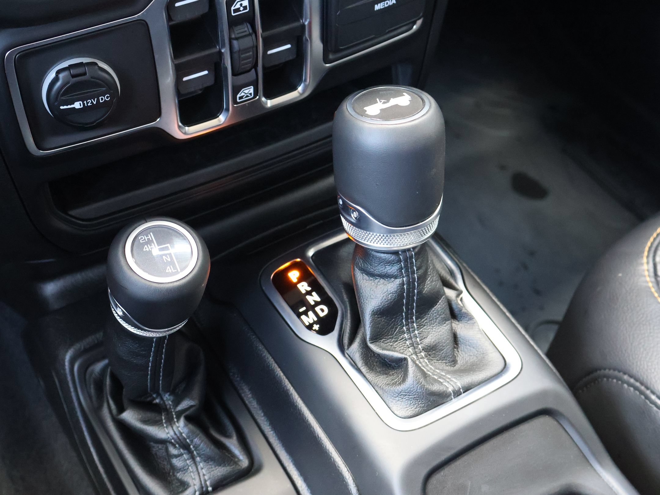 Used 2025 Jeep Wrangler Unlimited Sahara AWD/4WD image 19