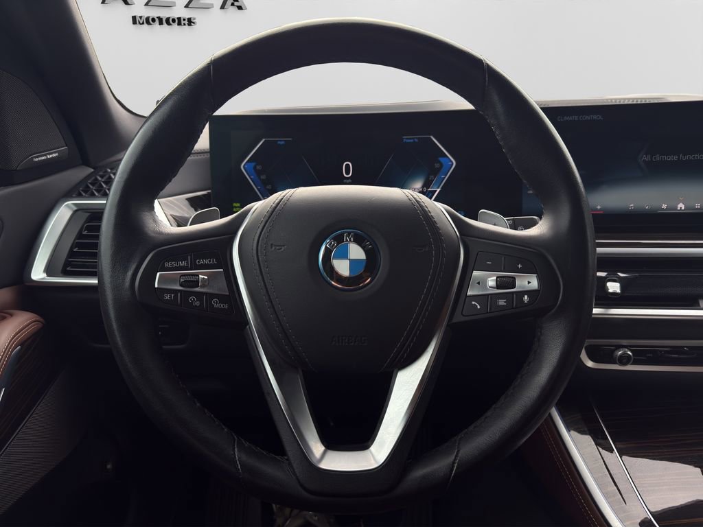 Used 2025 BMW X5 xDrive50e image 11