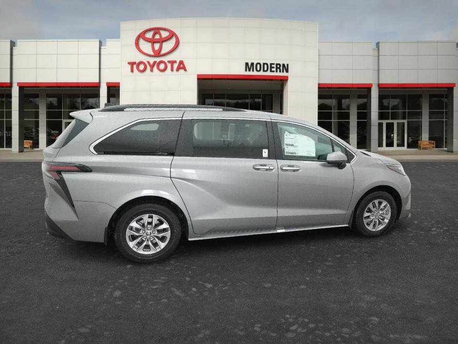New 2026 Toyota Sienna XLE FWD image 16
