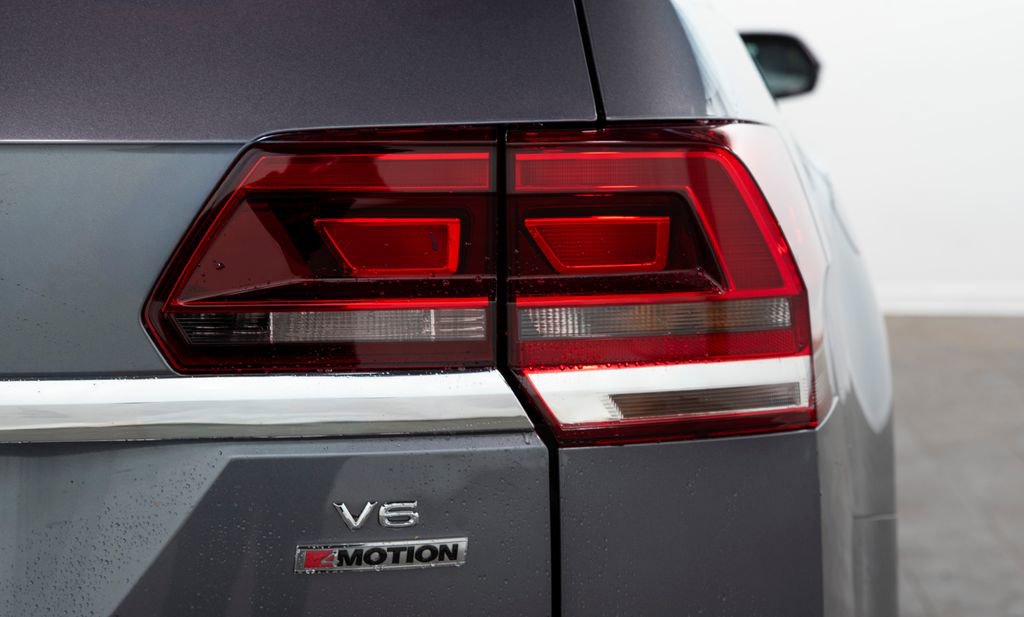 Used 2019 Volkswagen Atlas SE w/ Towing Package AWD/4WD image 12