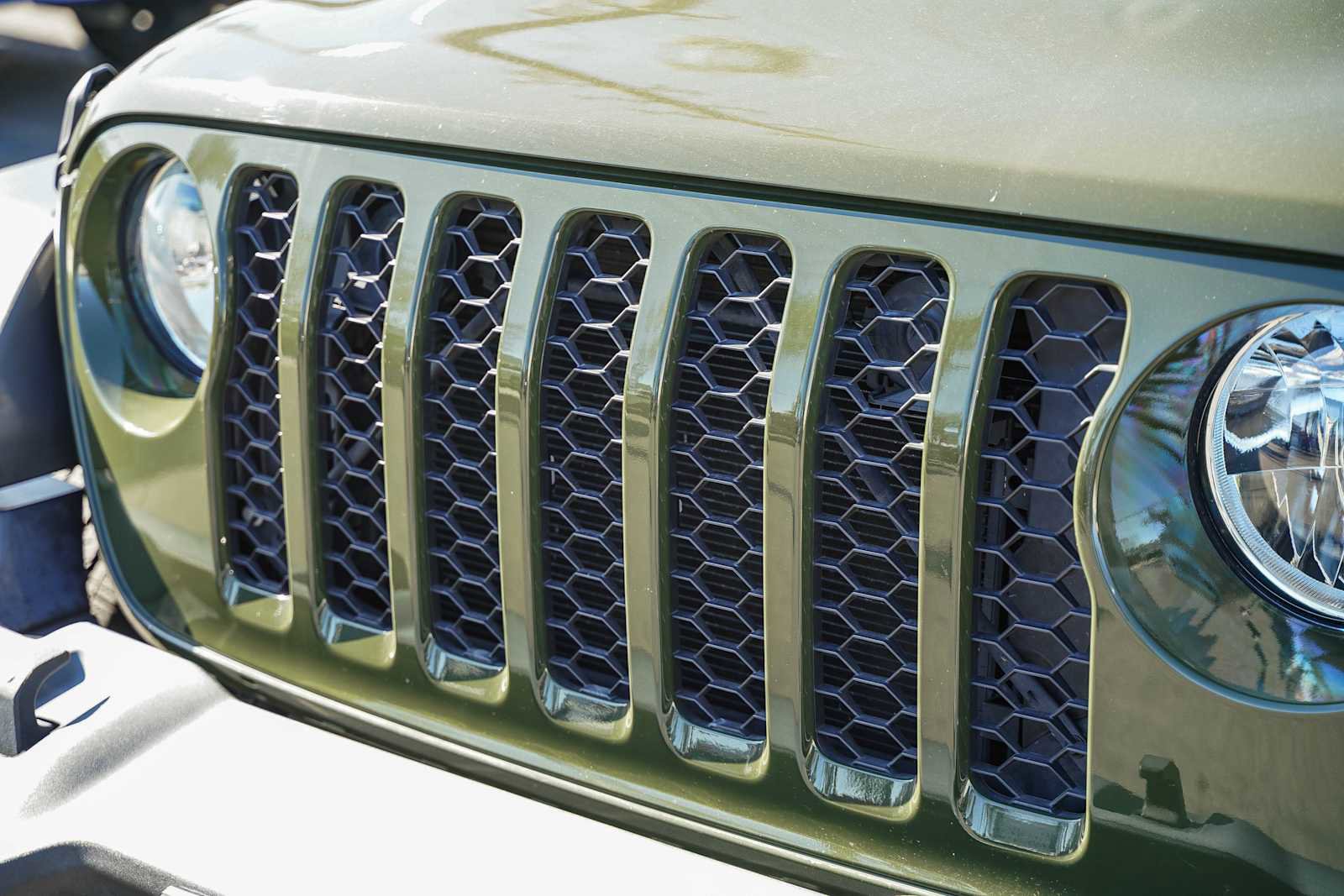 Used 2024 Jeep Wrangler Sport S image 9