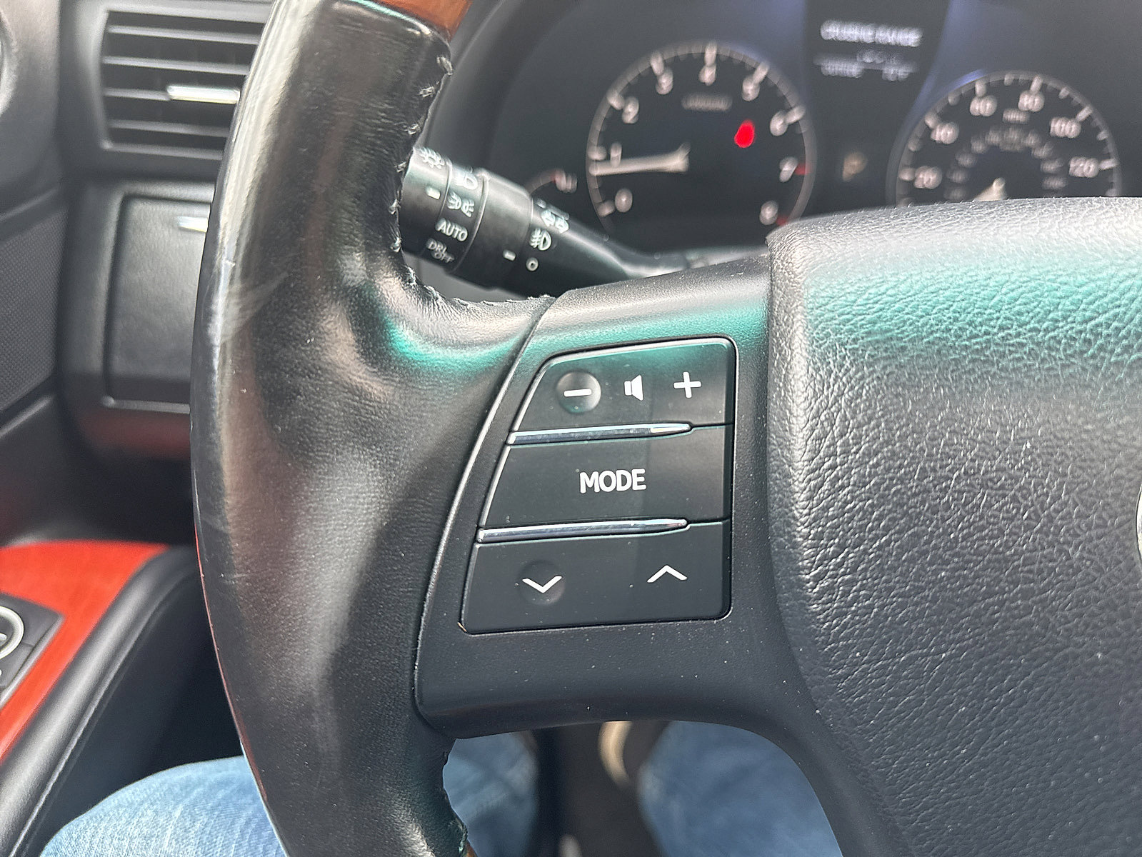 Used 2011 Lexus RX 350 AWD w/ Premium Pkg image 38