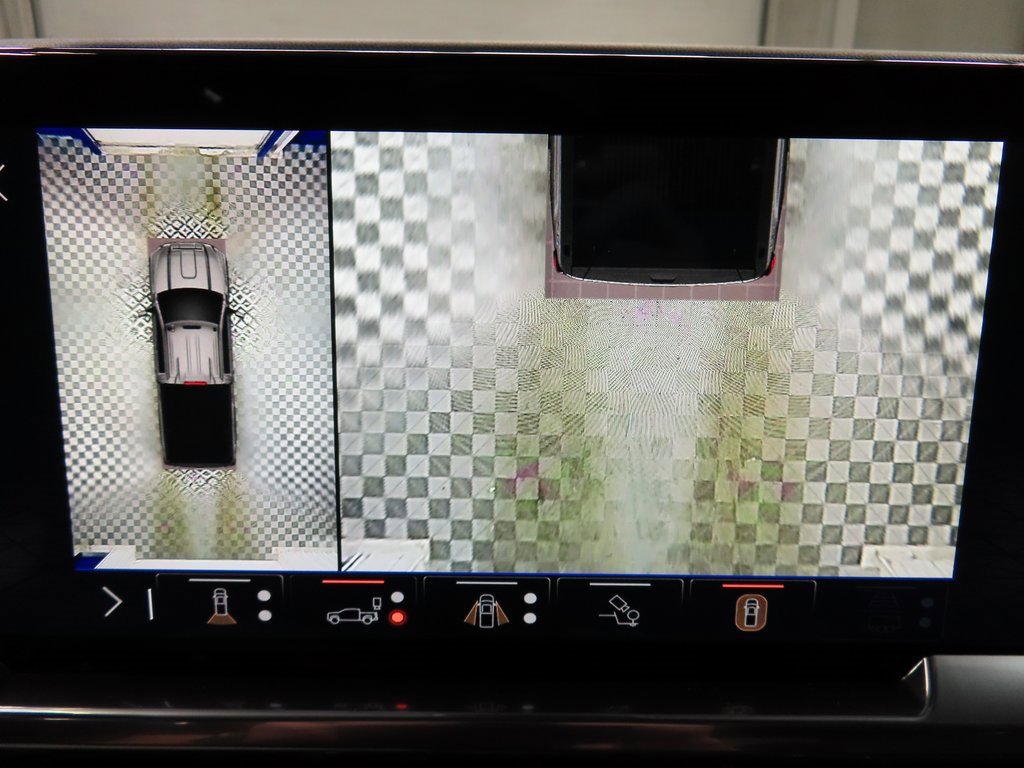 Used 2024 GMC Sierra 2500 SLT w/ SLT Premium Package image 17