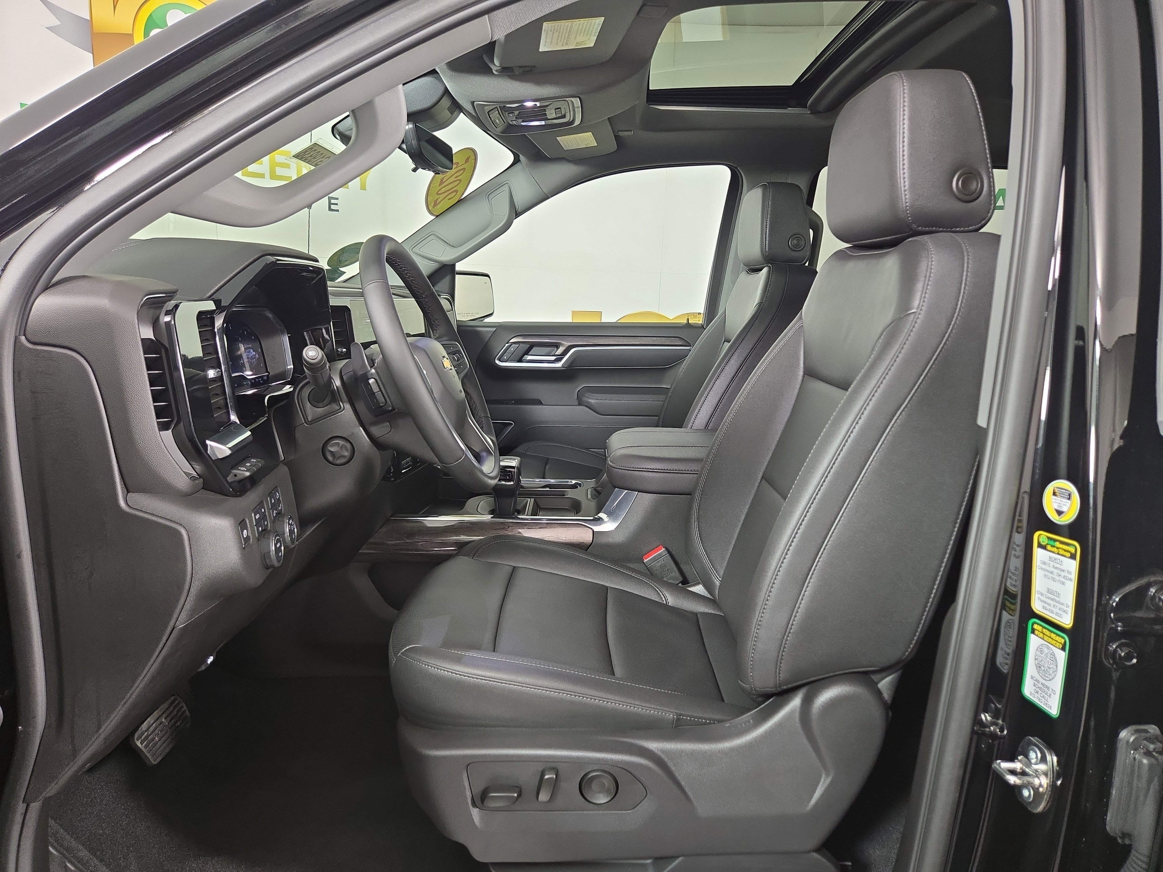 Certified 2025 Chevrolet Silverado 1500 LTZ w/ LTZ Premium Package image 11