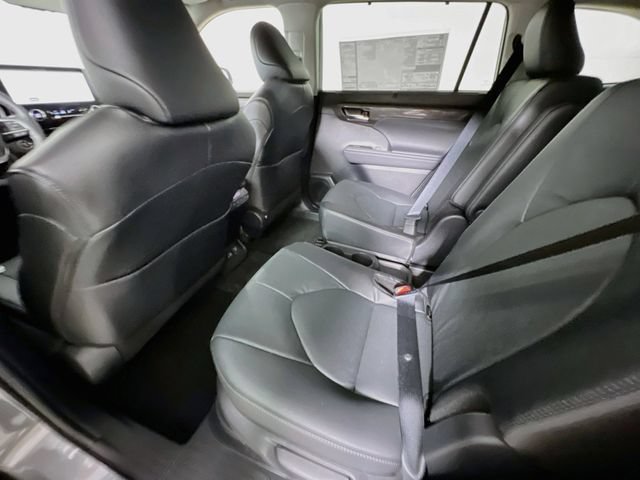 New 2026 Toyota Highlander Limited AWD/4WD image 26