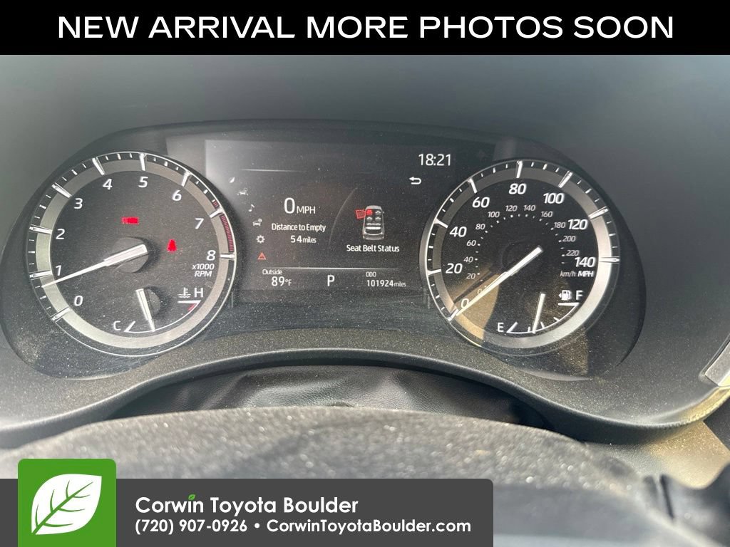 Used 2021 Toyota Highlander XLE AWD/4WD image 12