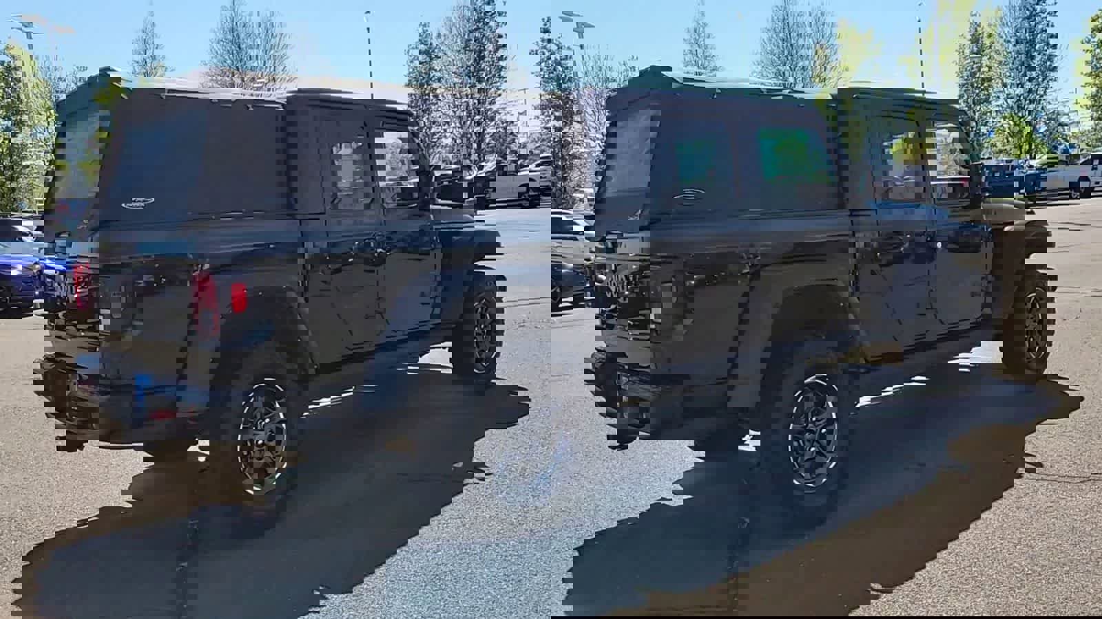 Used 2021 Jeep Gladiator Rubicon w/ Cold Weather Group image 8