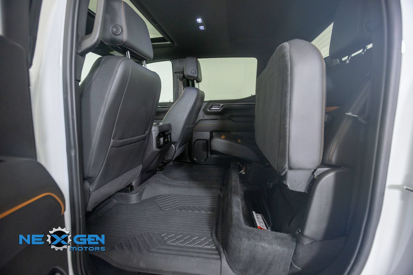 Used 2024 GMC Sierra 1500 AT4 w/ Technology Package AWD/4WD image 31