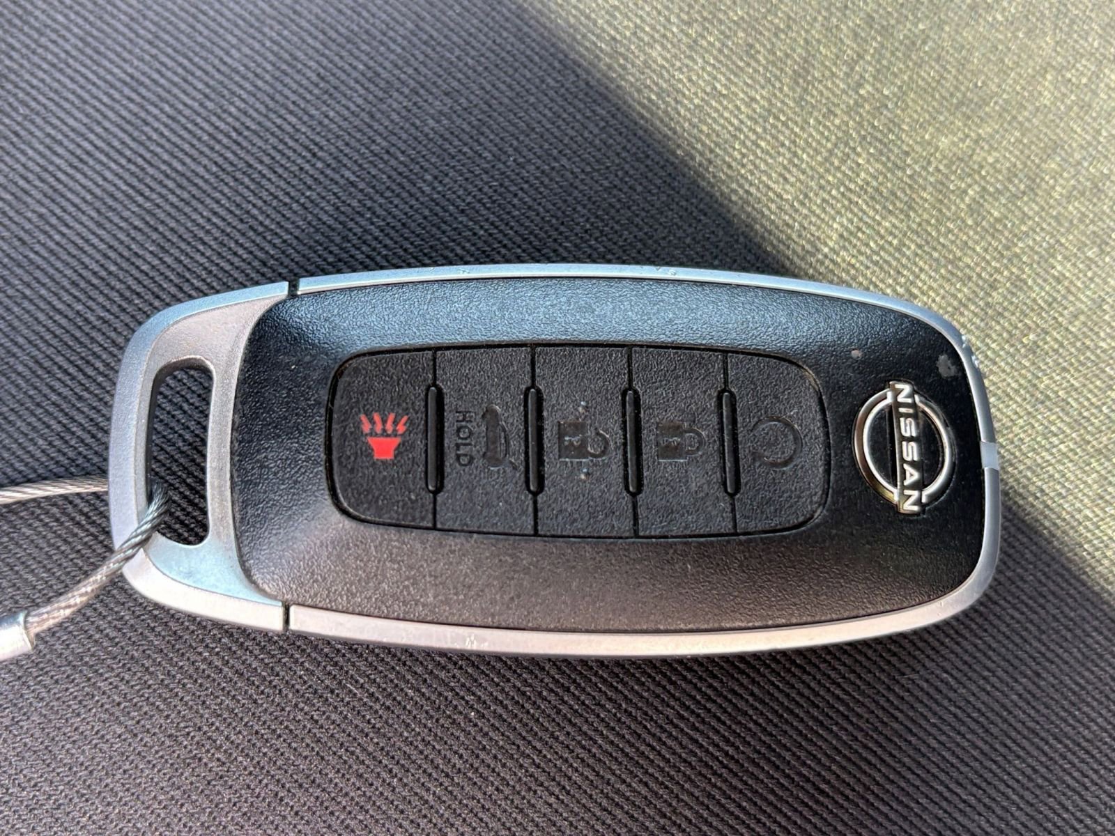 Used 2025 Nissan Pathfinder SV image 25