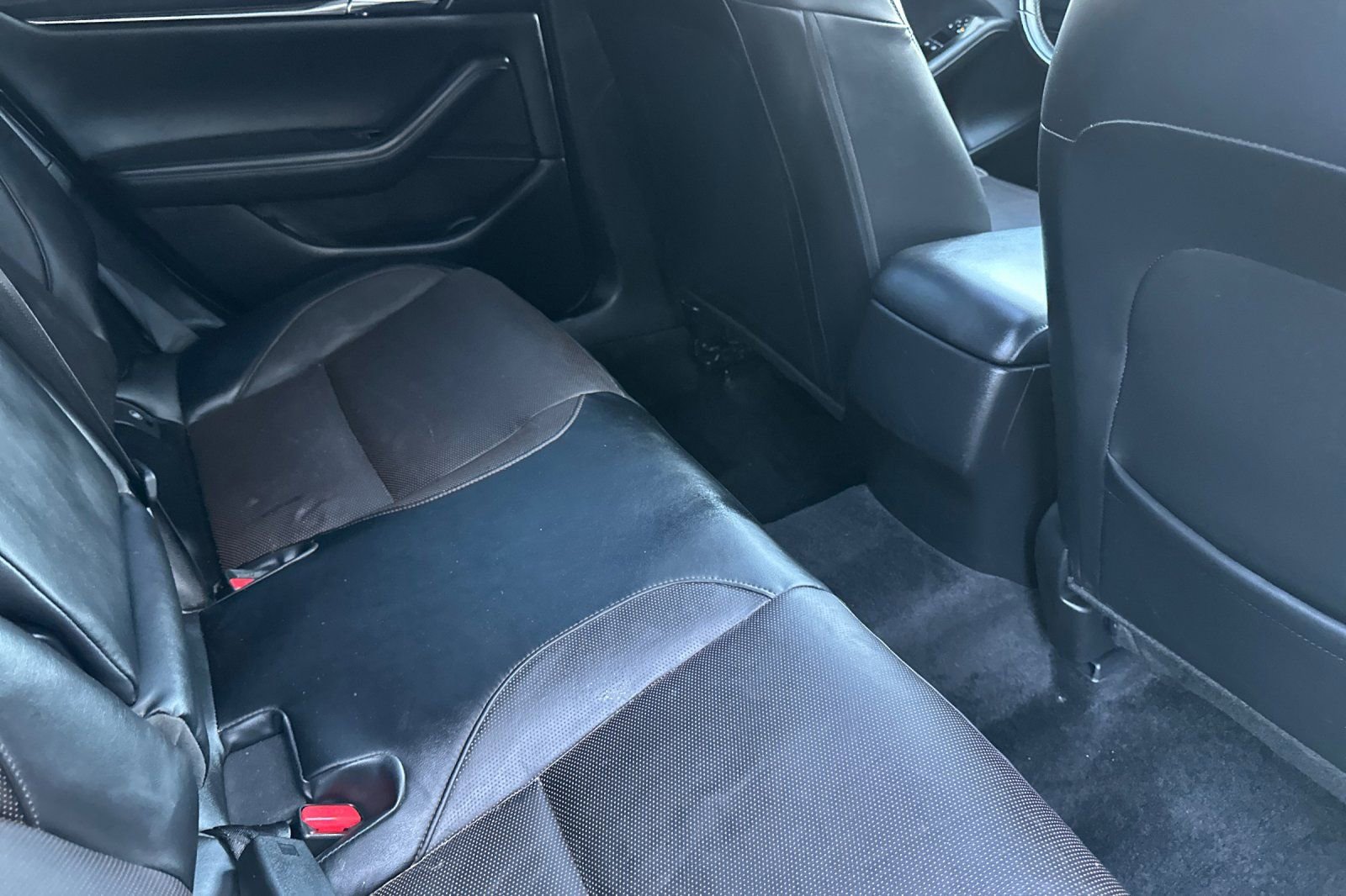 Used 2025 MAZDA MAZDA3 2.5 S Hatchback w/ Premium Pkg image 18