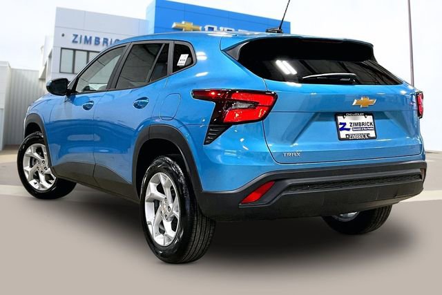 New 2026 Chevrolet Trax LS w/ LS Convenience Package FWD image 3