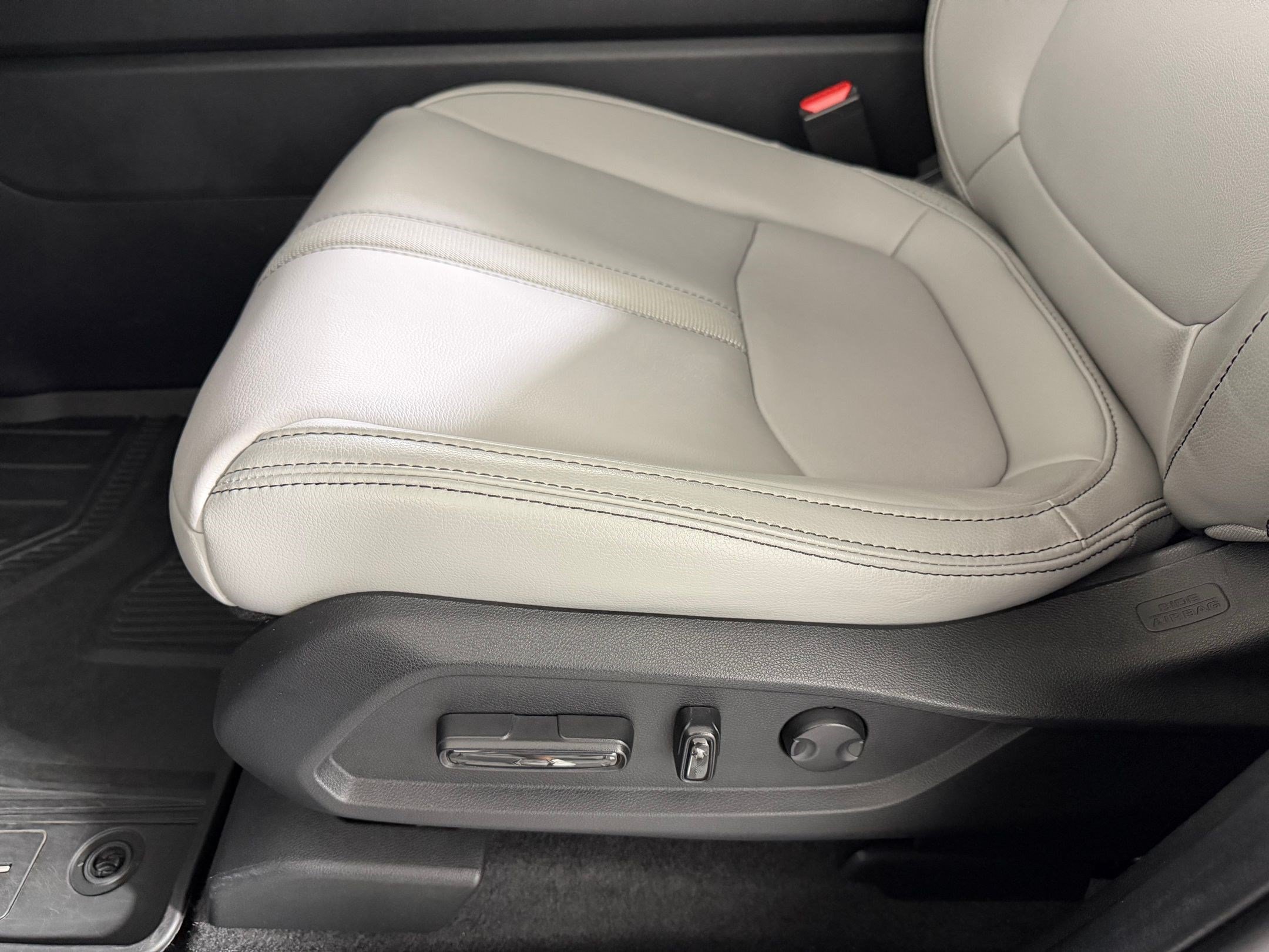 Used 2024 Honda Pilot Touring image 13