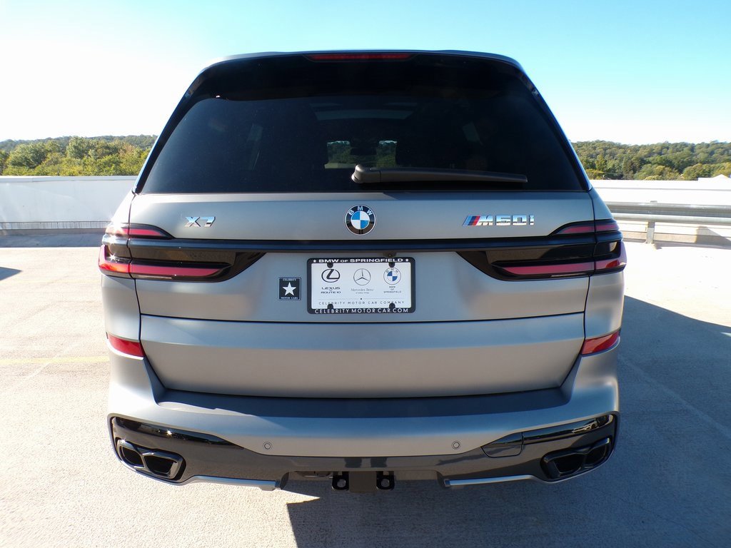 Used 2026 BMW X7 M60i image 5