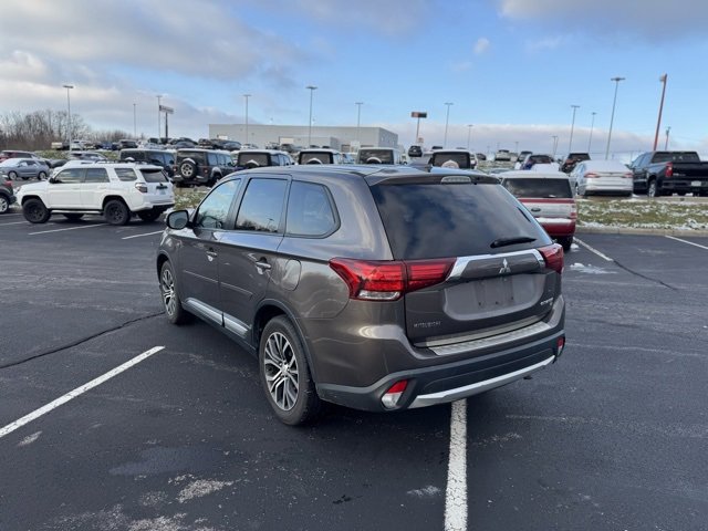 Used 2017 Mitsubishi Outlander SE image 5