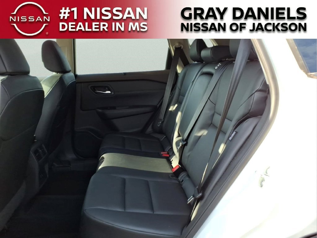 Used 2023 Nissan Rogue SV w/ SV Premium B Package FWD image 26