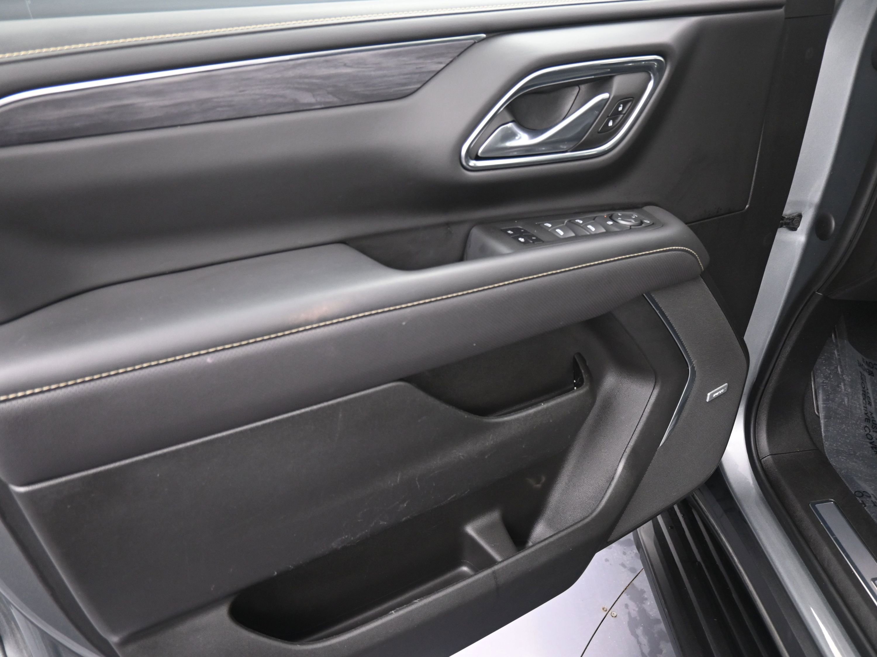 Used 2023 GMC Yukon SLT image 13