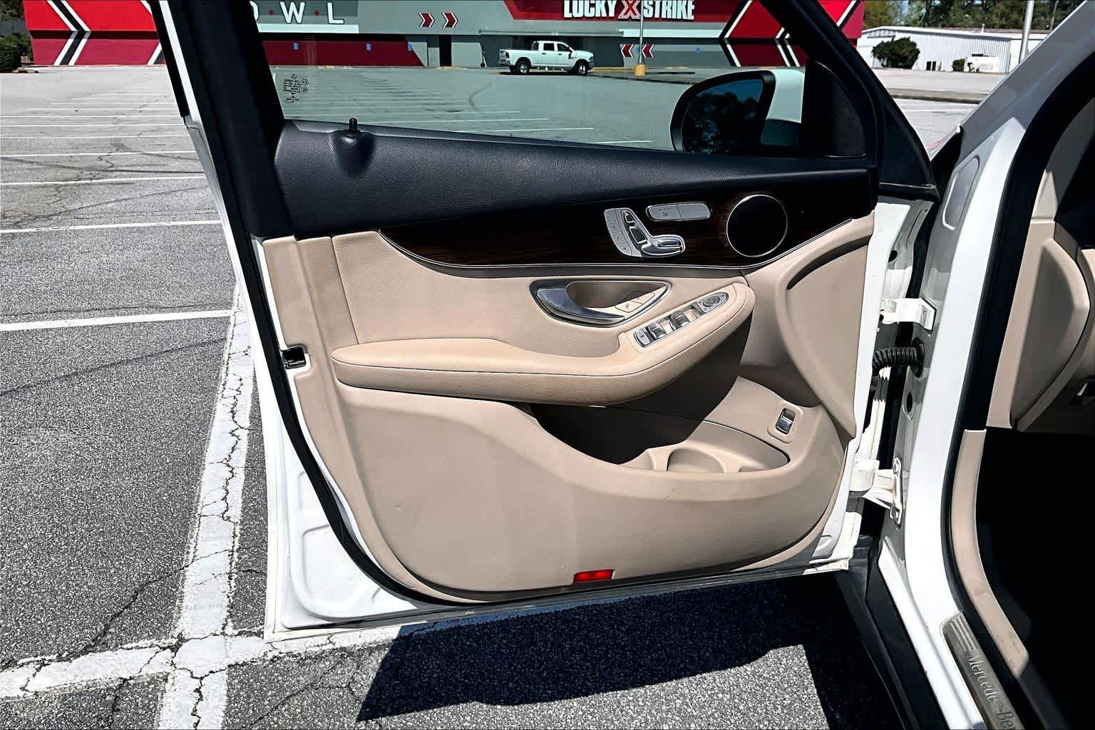 Used 2021 Mercedes-Benz GLC 300 image 22