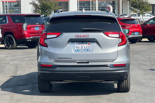 Used 2023 GMC Terrain SLE w/ Elevation Edition image 5