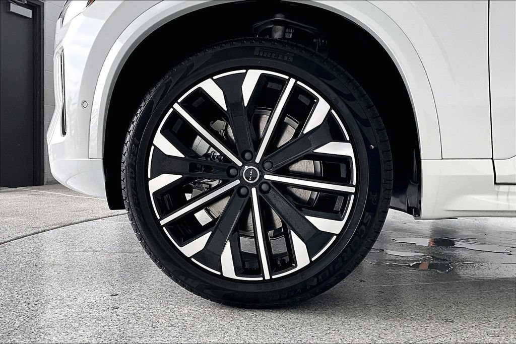 New 2026 Volvo XC90 B5 Plus AWD/4WD image 39