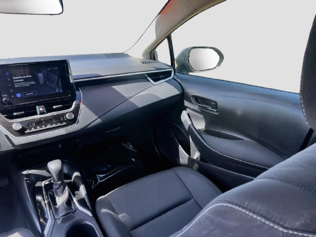 Used 2025 Toyota Corolla LE FWD image 23