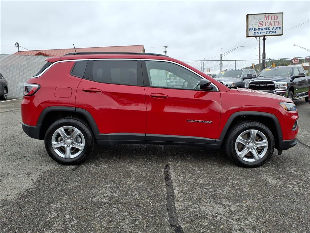 Used 2024 Jeep Compass Latitude image 7