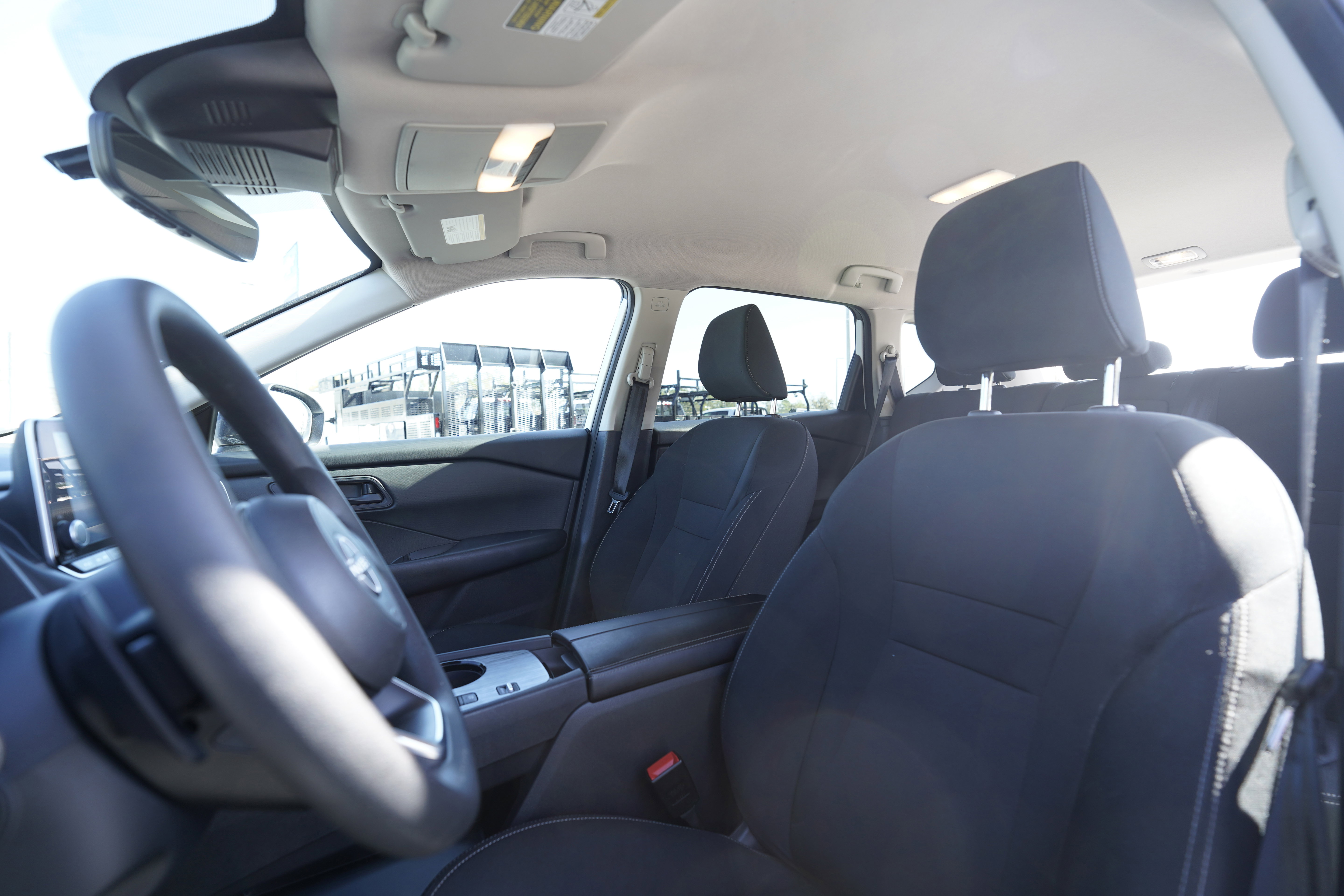 Used 2024 Nissan Rogue S image 8