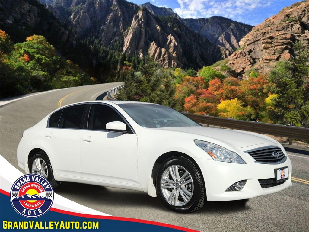 Used 2013 INFINITI G37 x w/ Premium Pkg image 1