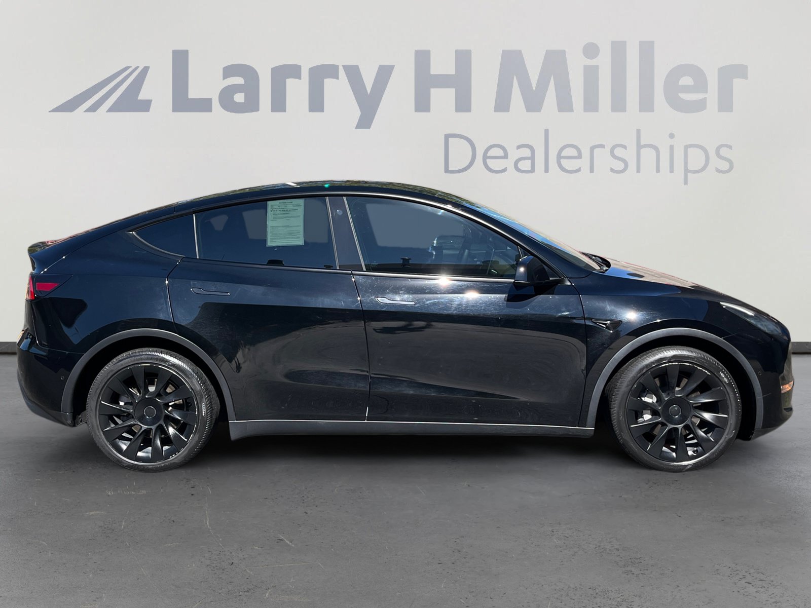 Used 2022 Tesla Model Y Long Range AWD/4WD image 6