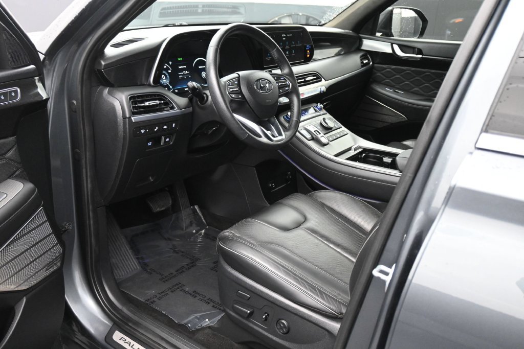 Used 2022 Hyundai Palisade Calligraphy FWD image 2
