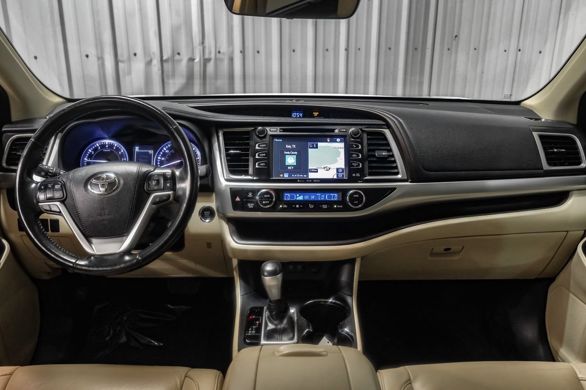 Used 2018 Toyota Highlander XLE FWD image 13