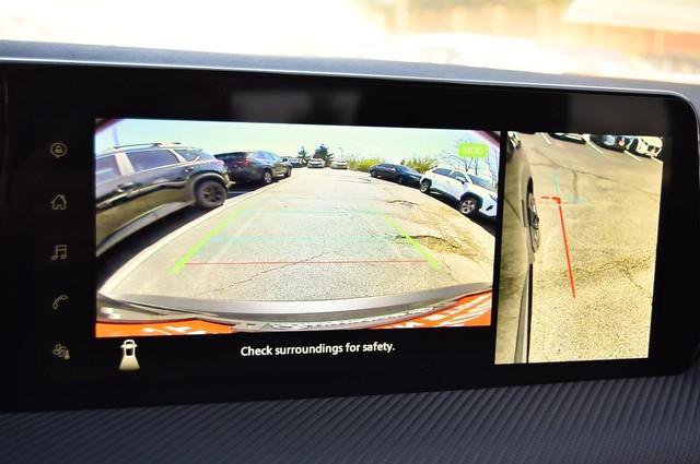 New 2025 Nissan Kicks SR image 14