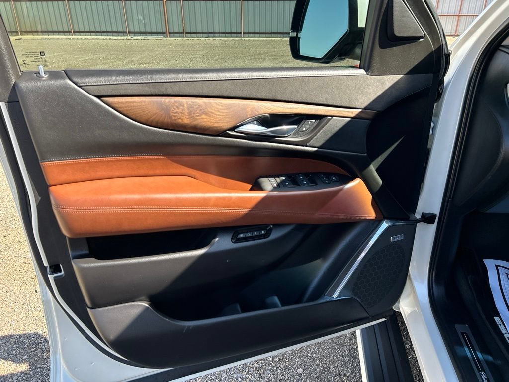 Used 2015 Cadillac Escalade ESV Premium AWD/4WD image 11