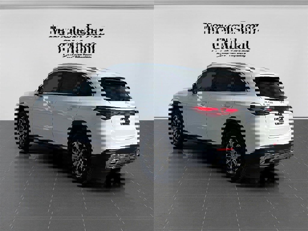 Used 2025 Mercedes-Benz GLC 300 4MATIC image 5