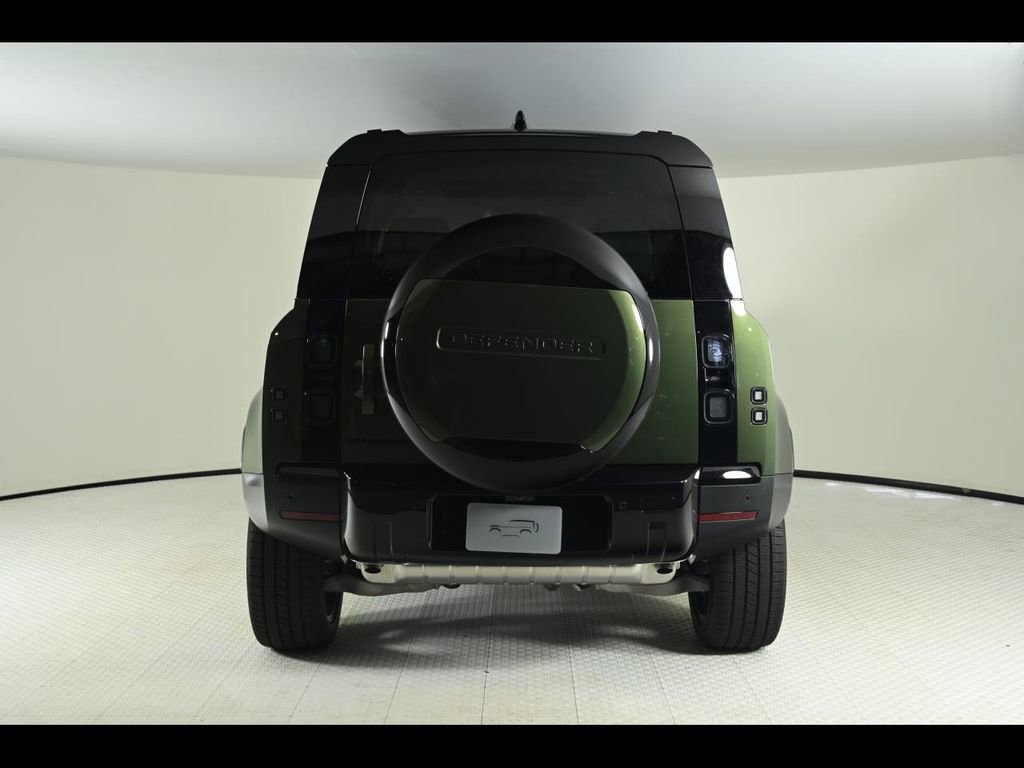 New 2026 Land Rover Defender 110 S image 4