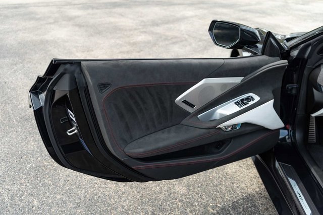 Used 2023 Chevrolet Corvette Stingray Premium Cpe w/ Z51 Performance Package image 14