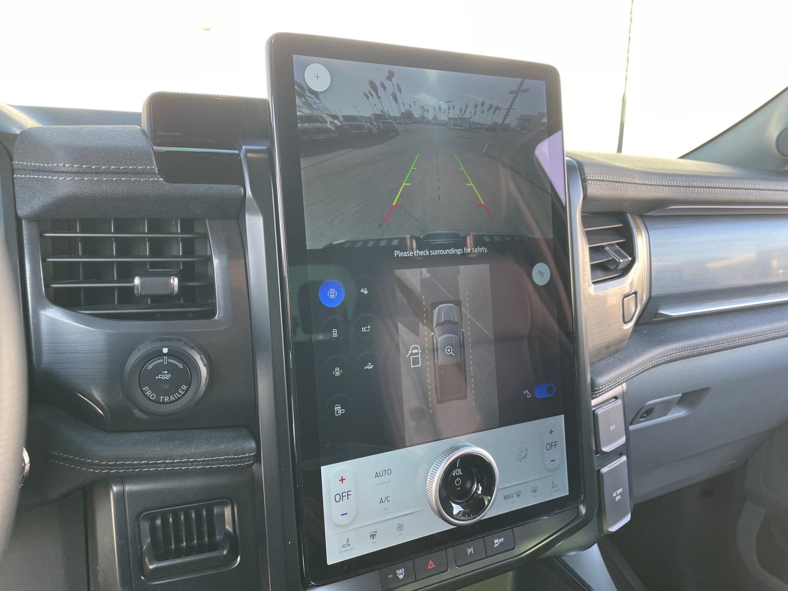 Used 2025 Ford F150 Lightning Flash image 28