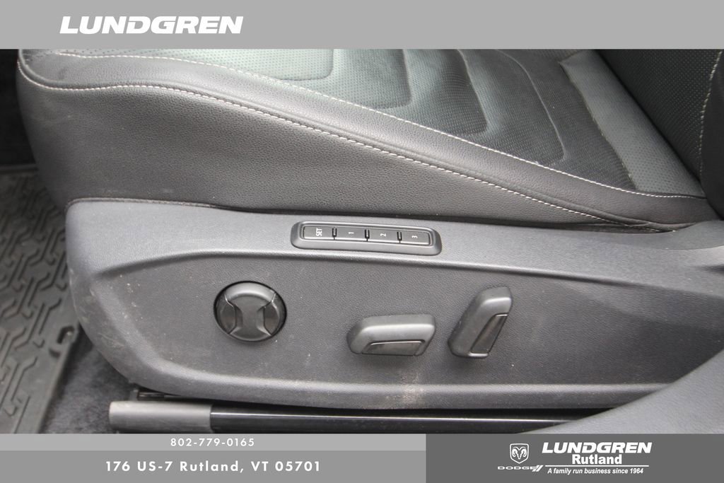 Used 2020 Volkswagen Jetta SEL Premium image 12