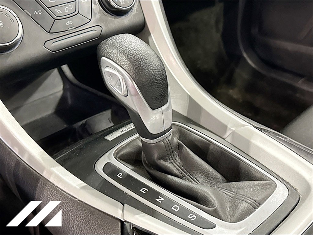 Used 2015 Ford Fusion SE image 18