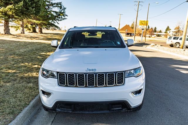 Used 2021 Jeep Grand Cherokee Laredo AWD/4WD image 2