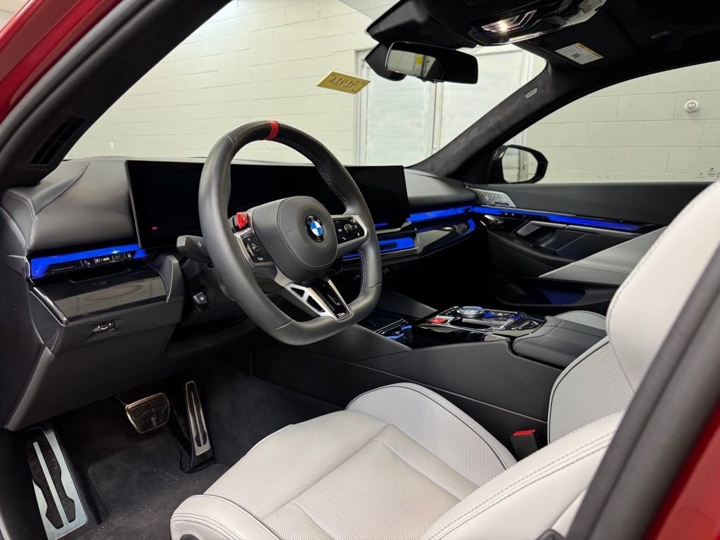 Used 2025 BMW M5 w/ Carbon Package image 14