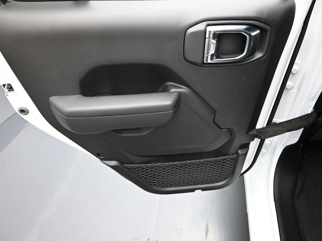 New 2025 Jeep Gladiator Sport image 11